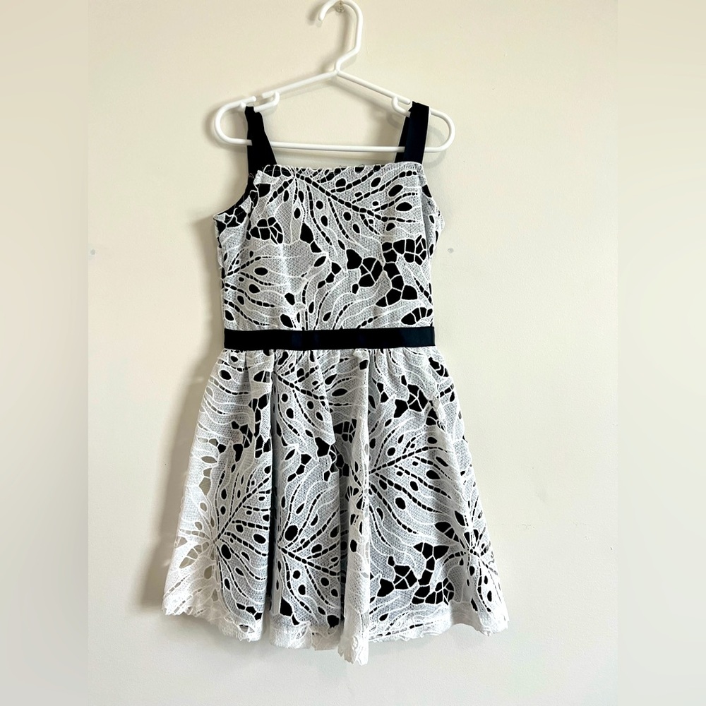 Girls dress size7